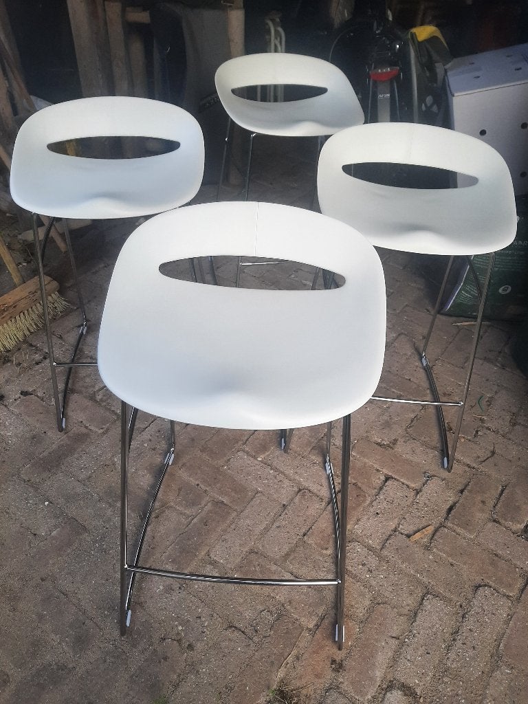 Italiaanse design krukken, Connubia Calligaris 4x, Ophalen, 60 tot 90 cm, Zo goed als nieuw, Metaal