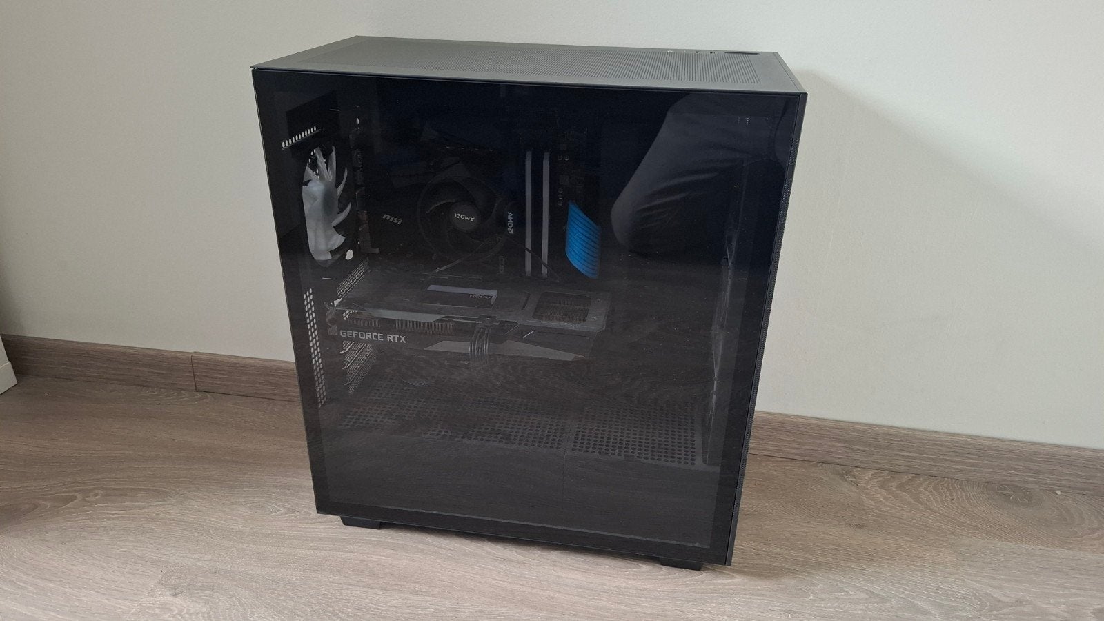 Zeer nette game pc te koop, Zo goed als nieuw, Gaming, SSD, Met videokaart