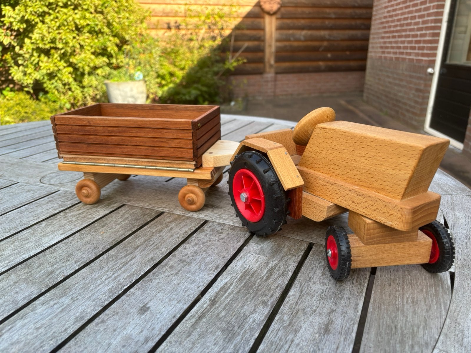 Houten speelgoed tractor, Ophalen, Zo goed als nieuw