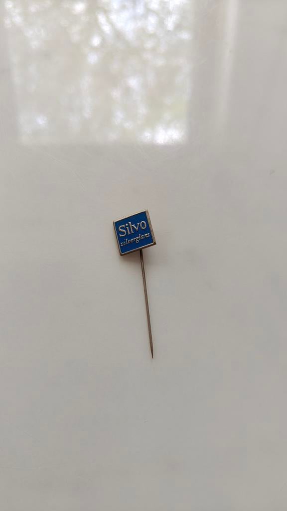 Vintage Silvo Zilverglans Speldje / Pin, Ophalen of Verzenden, Gebruikt, Merk, Speldje of Pin
