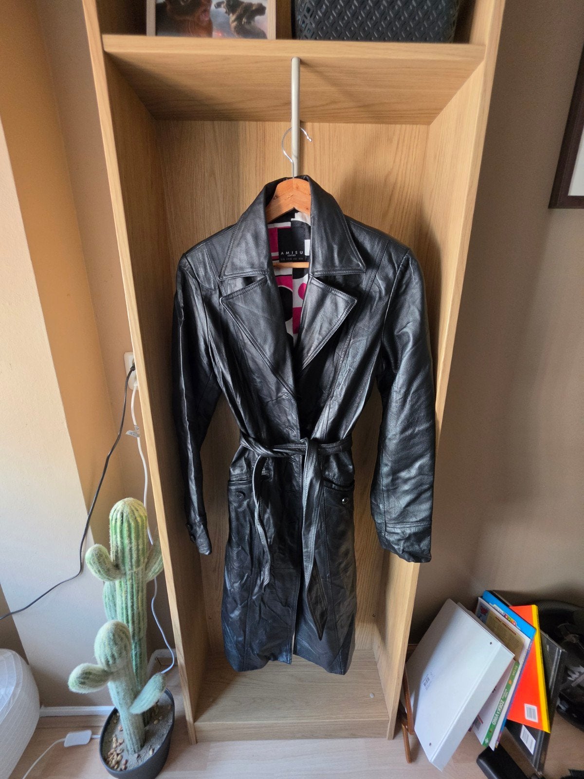 Amisu Retro Leren Trenchcoat Zwart Maat M, Maat 38/40 (M), Zwart, Ophalen of Verzenden, Zo goed als nieuw