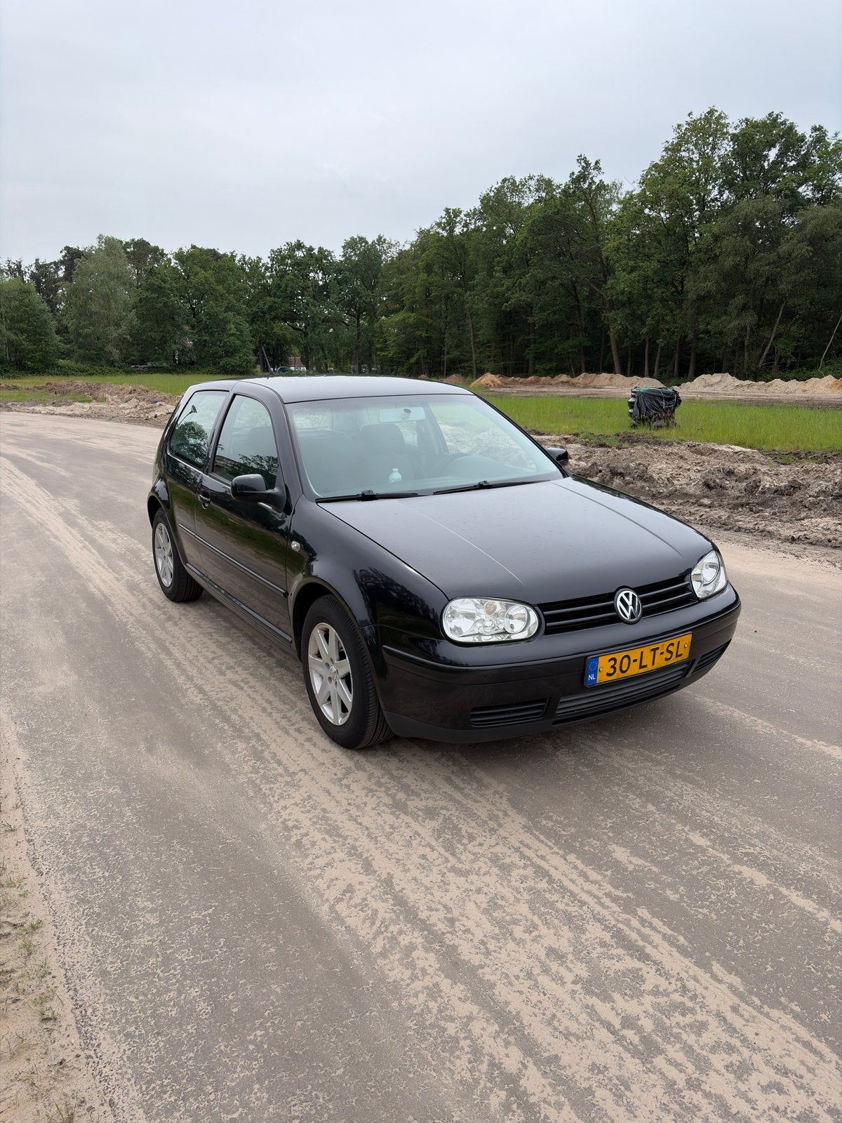 Volkswagen Golf 1.6 77KW 2003 Zwart, Auto's, Volkswagen, Voorwielaandrijving, 4 cilinders, 1200 kg, Handgeschakeld