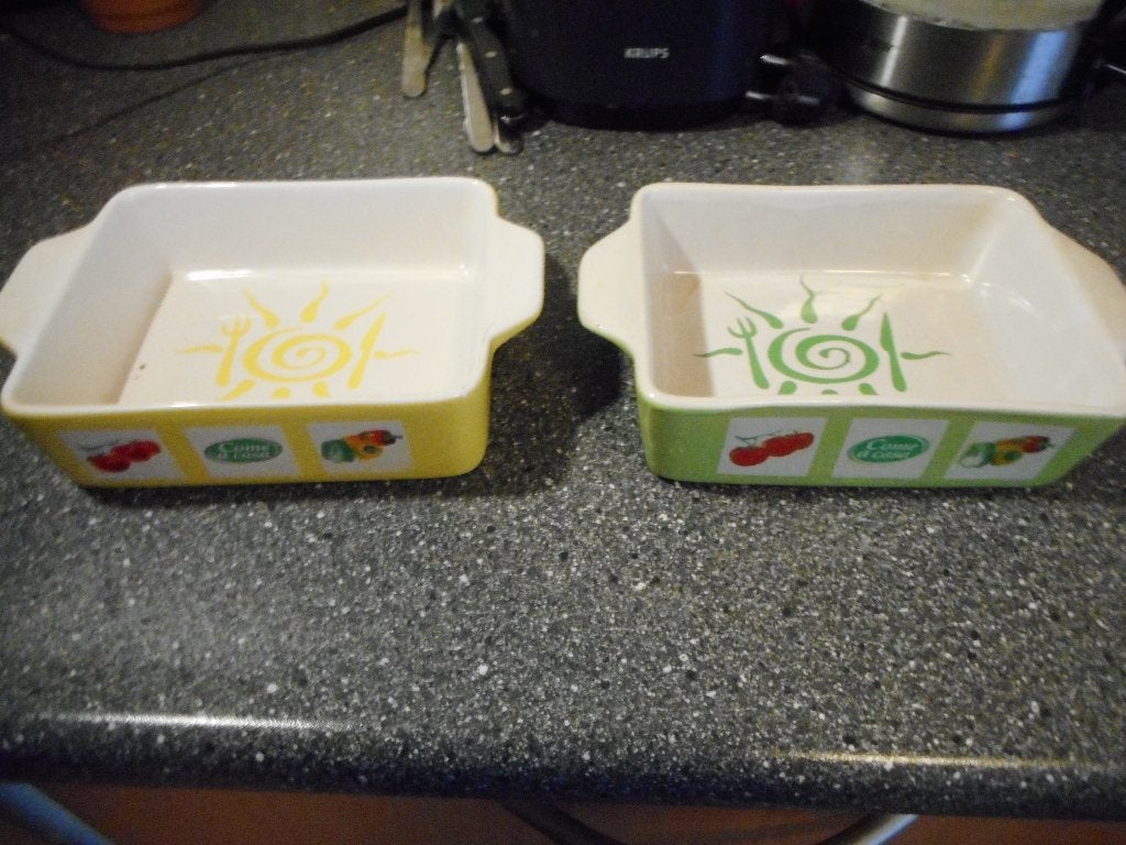 2 leuke en prachtige kleine ovenschaaltjes, Huis en Inrichting, Keuken | Servies, Overige materialen, Overige typen, Ophalen of Verzenden
