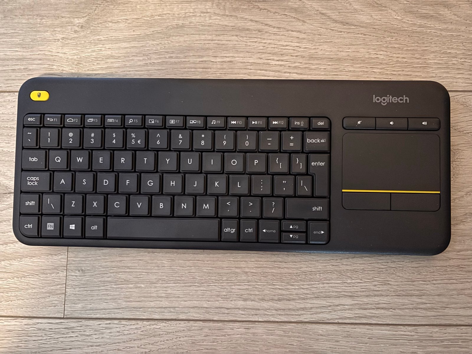 Logitech K400 draadloos toetsenbord met touchpad en muis, Computers en Software, Toetsenborden, Gebruikt, Qwerty, Draadloos, Draadloze ontvanger