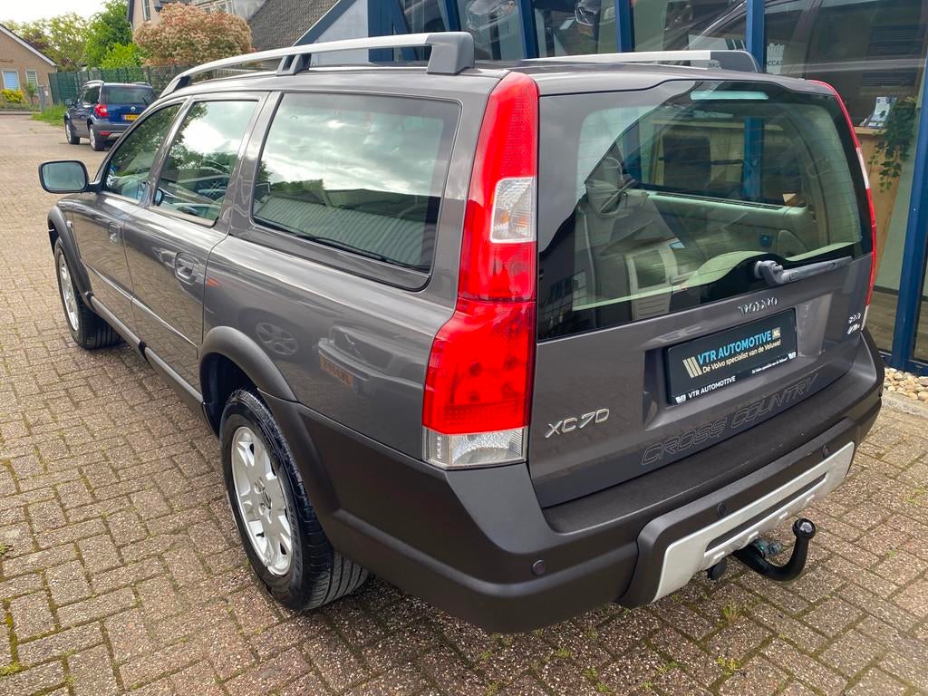 Volvo XC70 2.5 T Summum Automaat AWD 210PK LEER / NAVI / TRE, Automaat, Gebruikt, Beige, Bruin