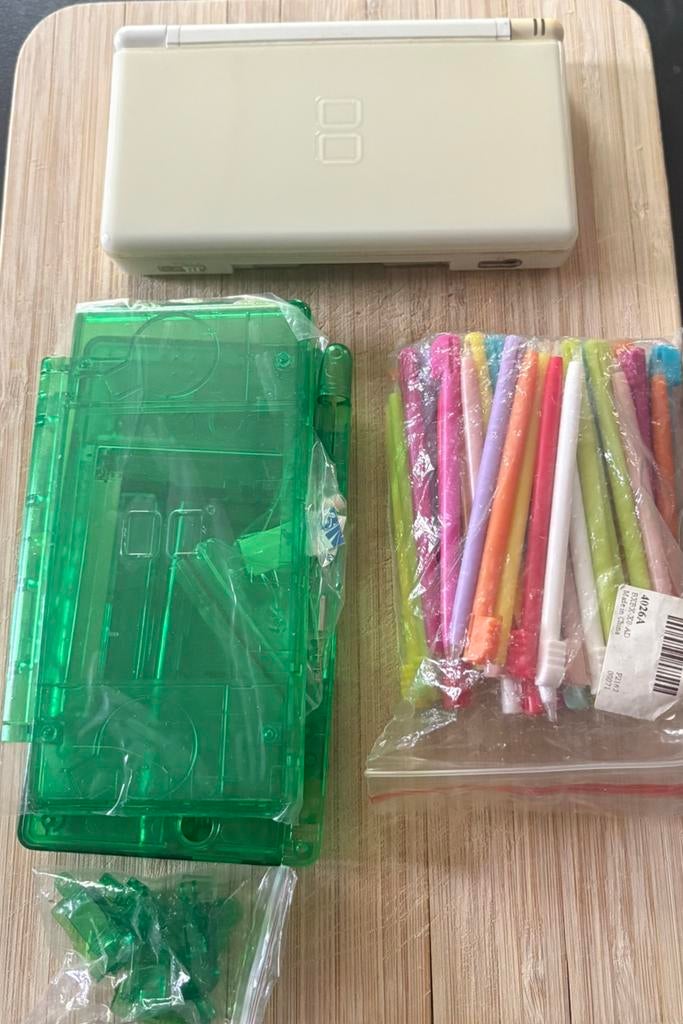 Nintendo DS Lite + accessoires, Ophalen of Verzenden, Zo goed als nieuw, DS Lite