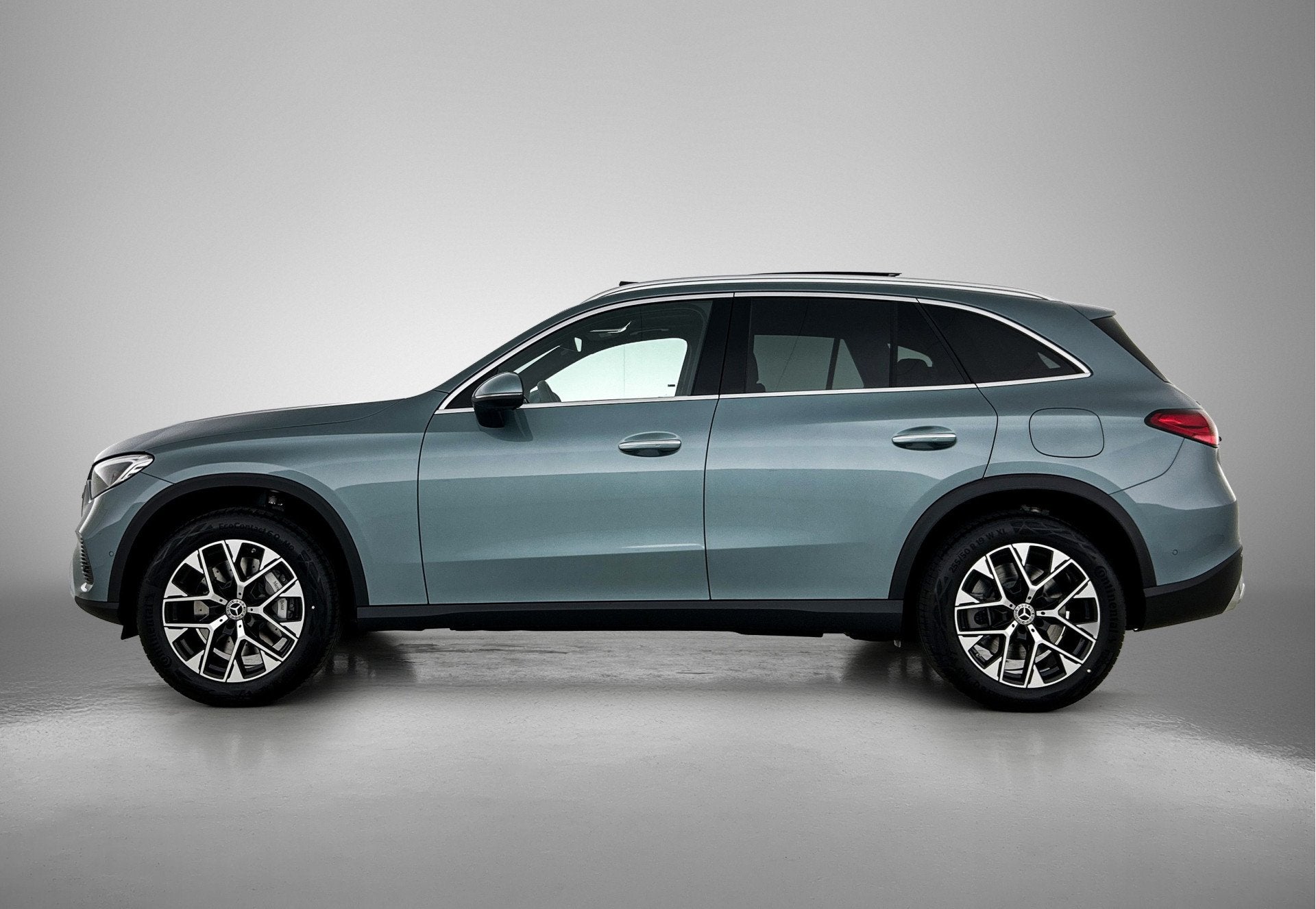 Mercedes-Benz GLC 300e 4MATIC Business Solution Luxury | Com, Auto's, Automaat, Zwart, 2255 kg, Plug-in hybride
