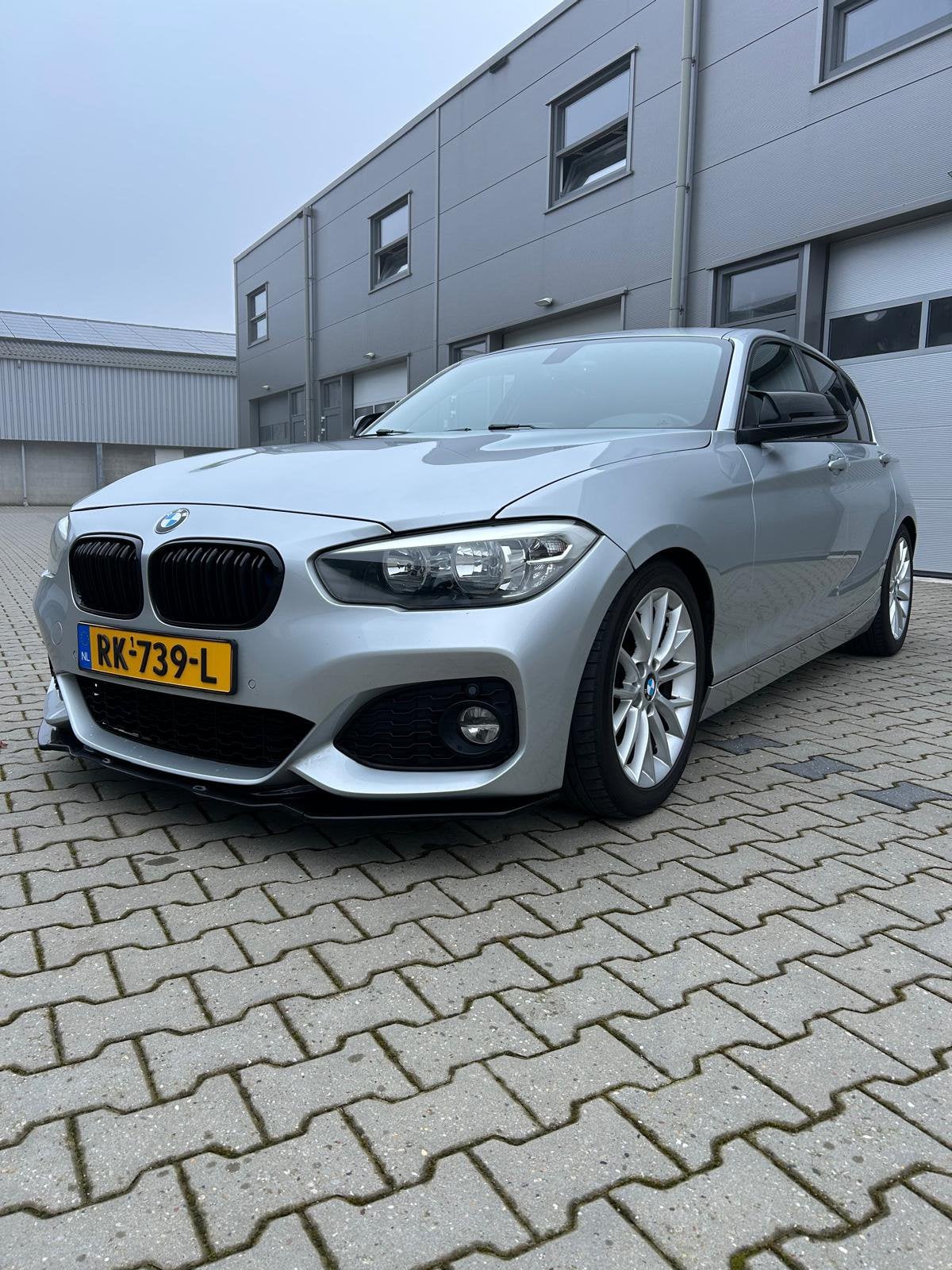 BMW 1-Serie 238pk AUTOMAAT STOELVERW M-PAKKET 17 INCH LEER, Zwart, 4 cilinders, Leder, 650 kg