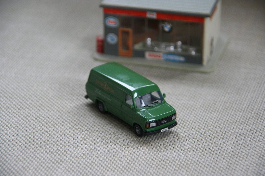 PRALINE 1:87, Ford Transit 1e generatie facelift Gold (2), Ophalen of Verzenden, Zo goed als nieuw, Auto