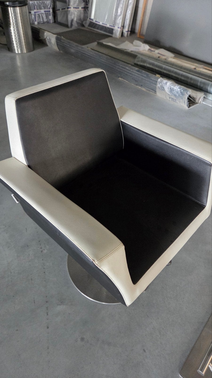 Kappersstoelen, Ophalen