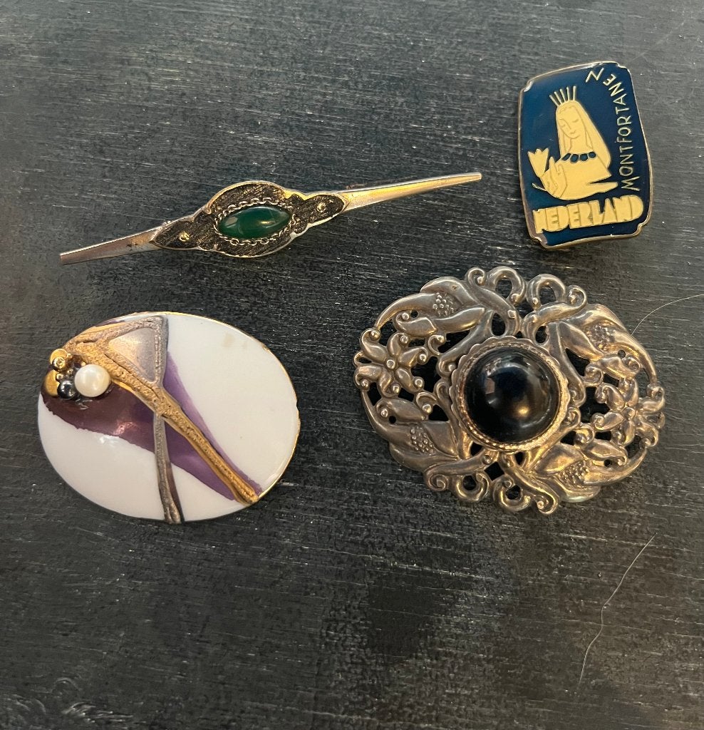 Vintage antieke broches art deco halfedelstenen verguld tin, Ophalen of Verzenden, Overige materialen, Broche, Verguld