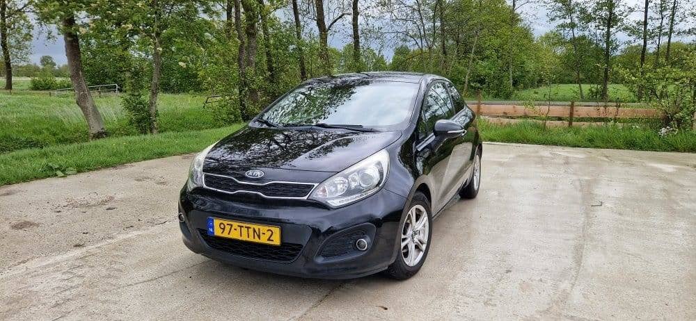 Kia Rio 1.2 Super Pack | Nieuwe APK, Koppeling & Grote Beurt, 40 €/maand, Zwart, 4 cilinders, Zwart