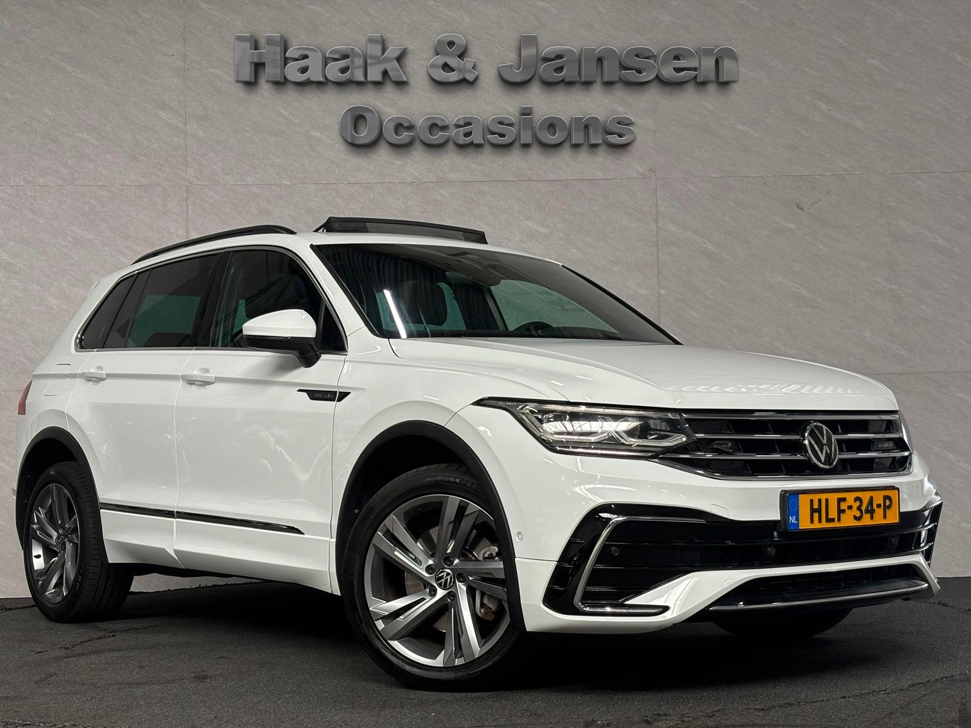 Volkswagen TIGUAN 1.4 TSI eHybrid R-Line Business+ - Pano -, 150 pk, Alcantara, Wit, Hybride Elektrisch/Benzine