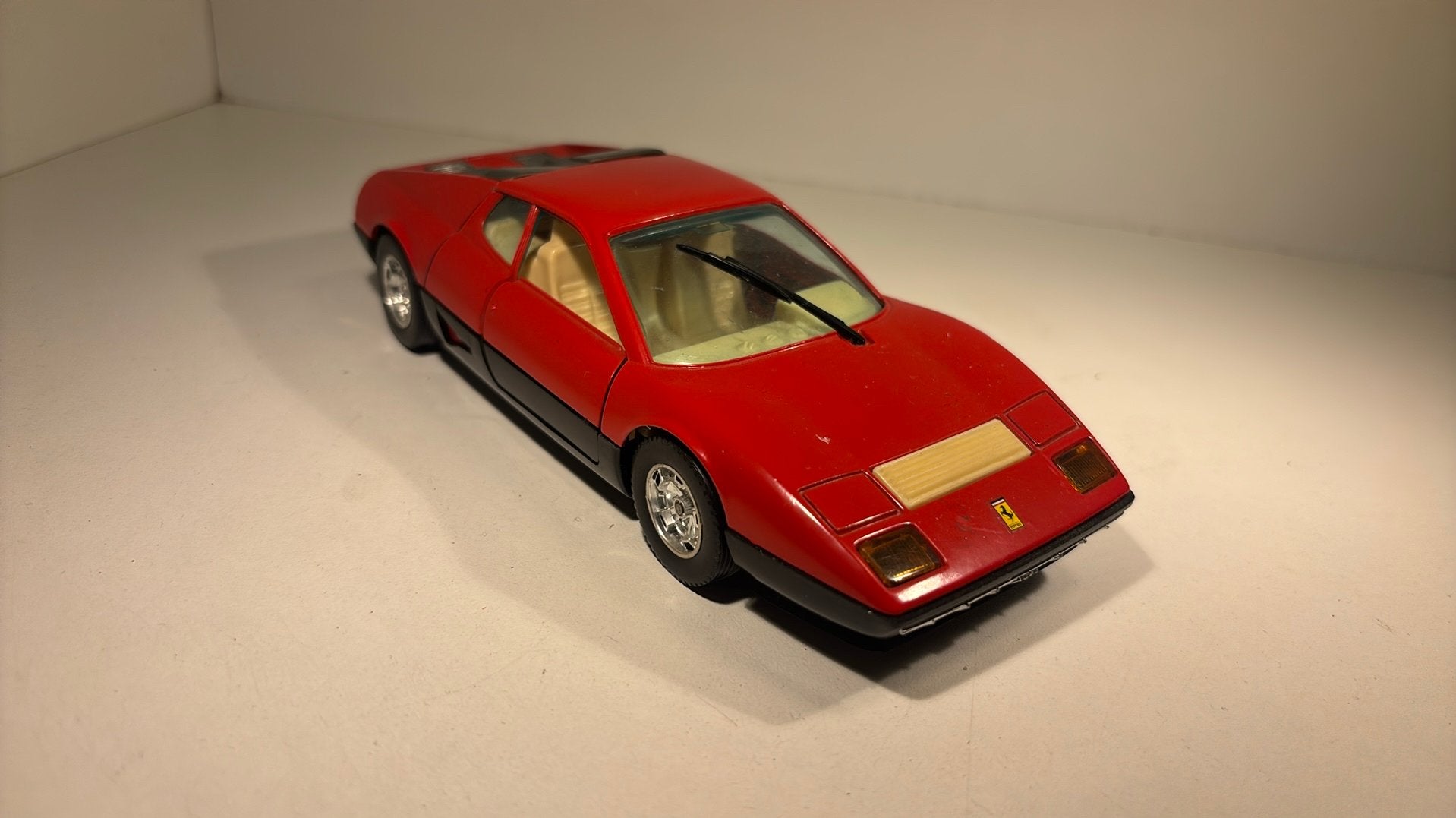 Ferrari bb 512 red Bburago 1.24, Ophalen of Verzenden, Bburago, A, A