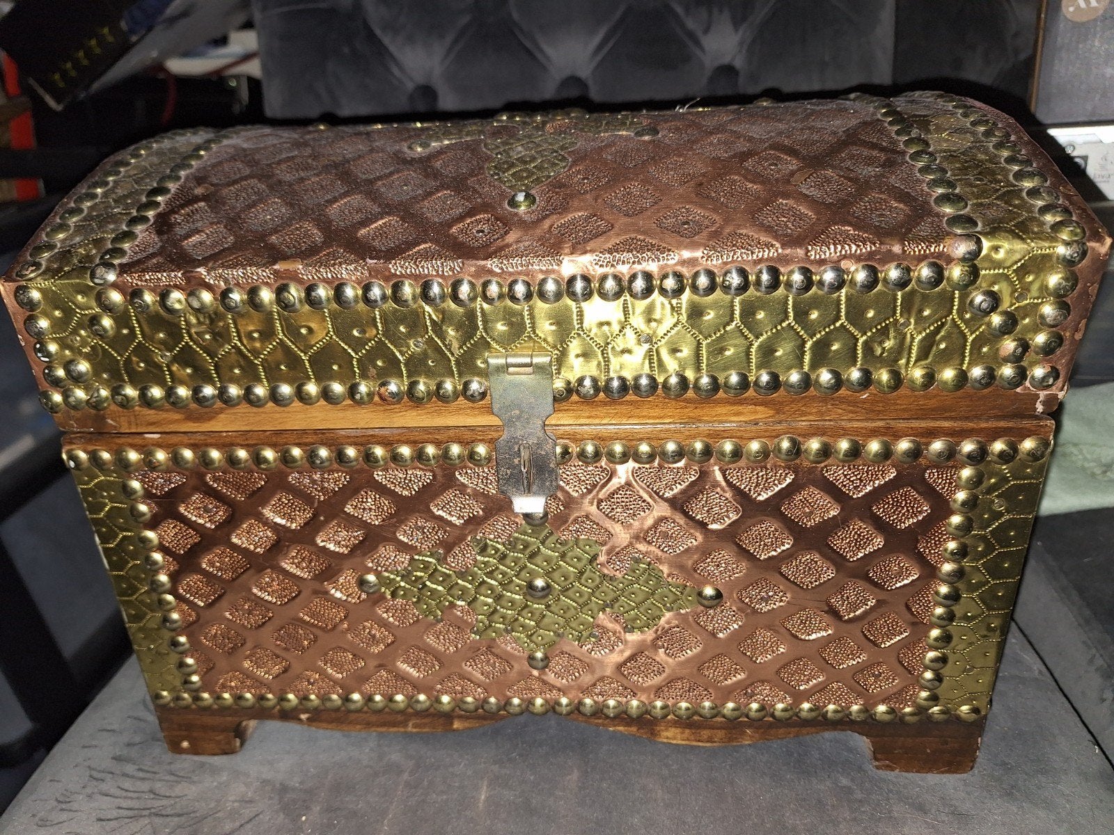 Decoratieve Kist met Koper- en Messingbeslag, Gebruikt, 50 tot 100 cm, 5 – 50, 50 tot 75 cm