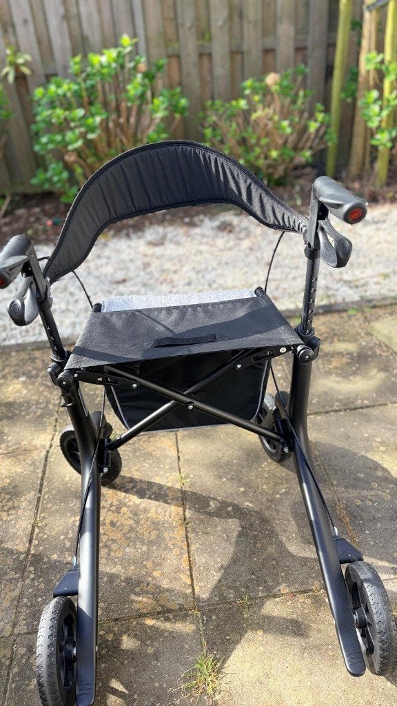 MultiMotion Carbon Fiber Rollator – zo goed als nieuw, Diversen, Rollators, Zo goed als nieuw, Lichtgewicht, Opvouwbaar, Ophalen