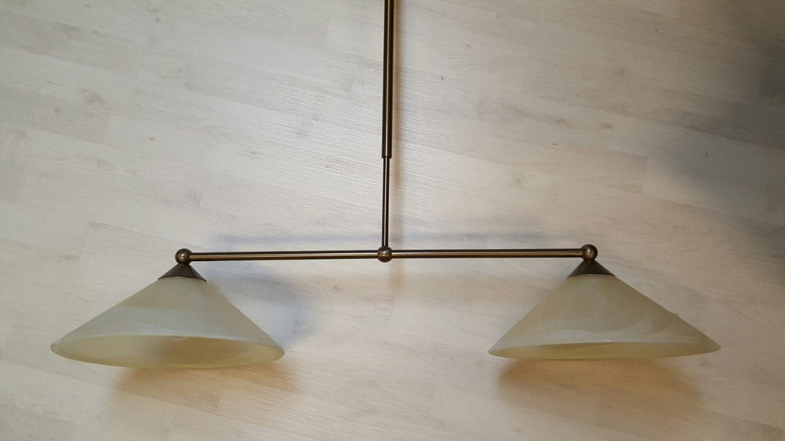 Hanglamp met twee glazen kappen, bronskleurig, Ophalen, Gebruikt, E27 (groot), Glas