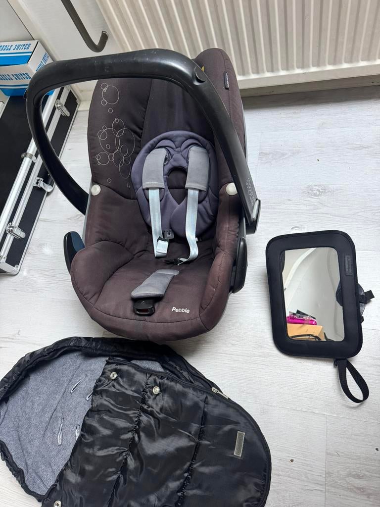 Maxicosi pebble met prenatal voetenzak zak en spiegel, Autogordel, Ophalen of Verzenden, Zo goed als nieuw, 0 t/m 13 kg