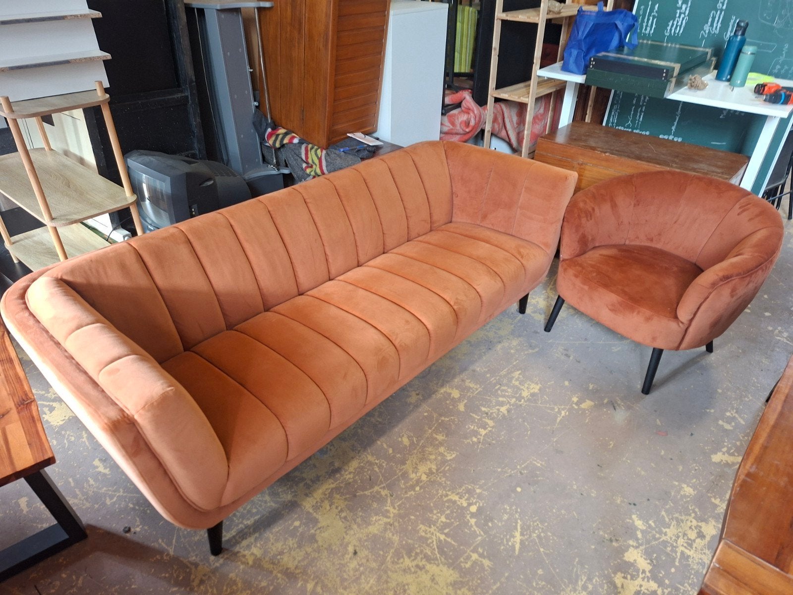 3-persoons bank - Terracotta / cognac - Fauteuil, Ophalen, Gebruikt, Bank@info.nl, Bank
