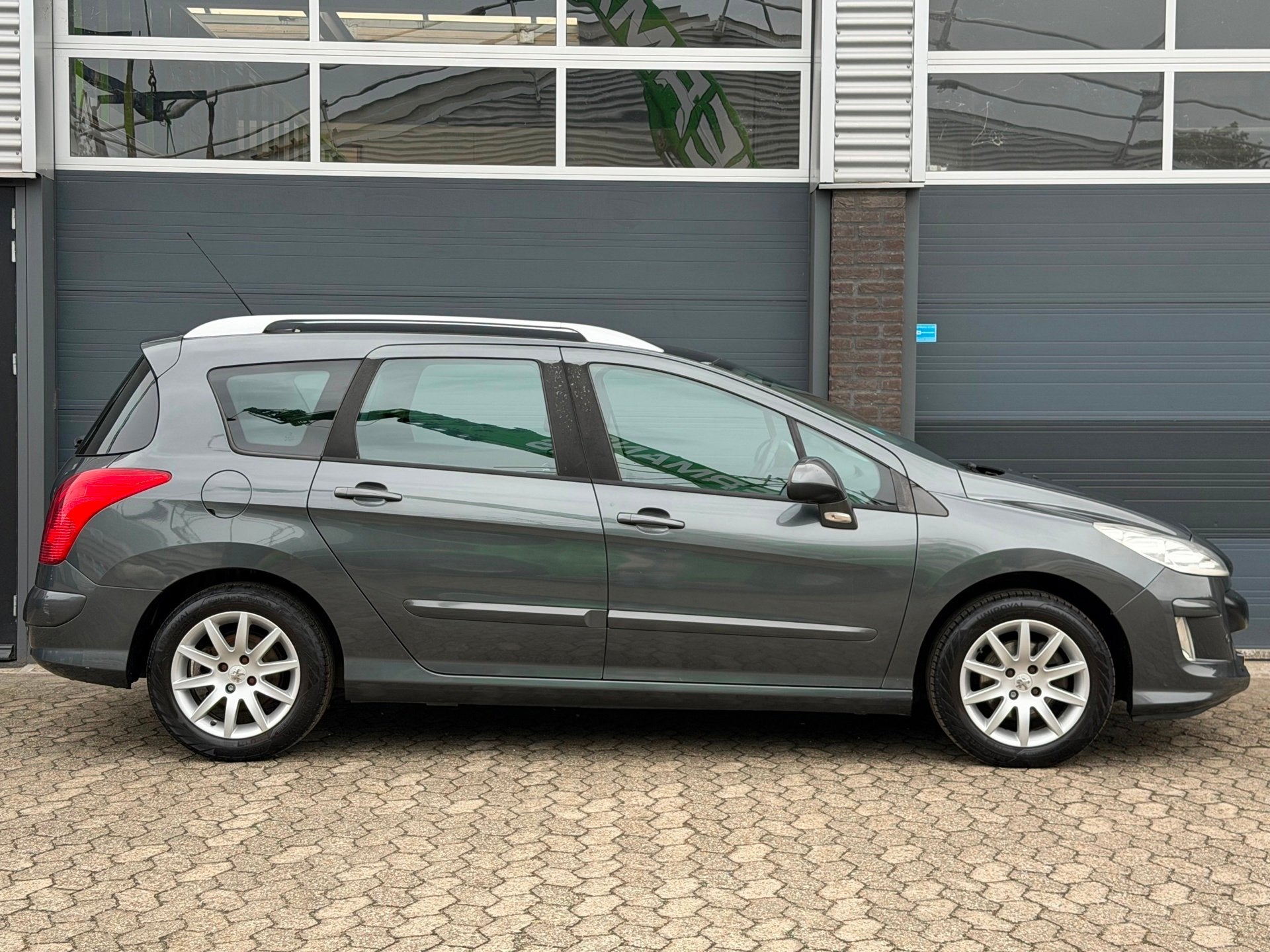 Peugeot 308 SW 1.6 VTi XS PANO CLIMA CRUISE PDC NIEUW APK NA, Voorwielaandrijving, Stof, Gebruikt, Zwart
