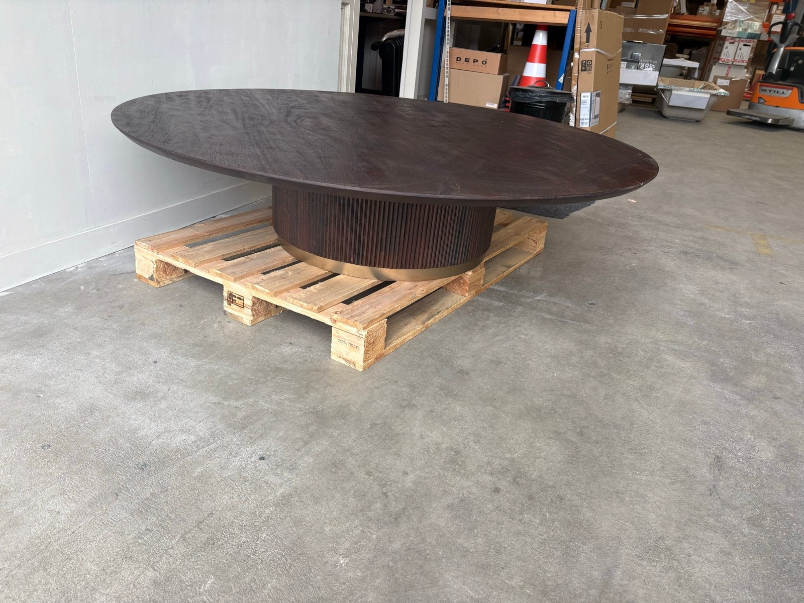 Bruin eiken PTMD Xelle salontafel van 150 cm diameter, Ophalen, Nieuw, Rond, 150 tot 200 cm
