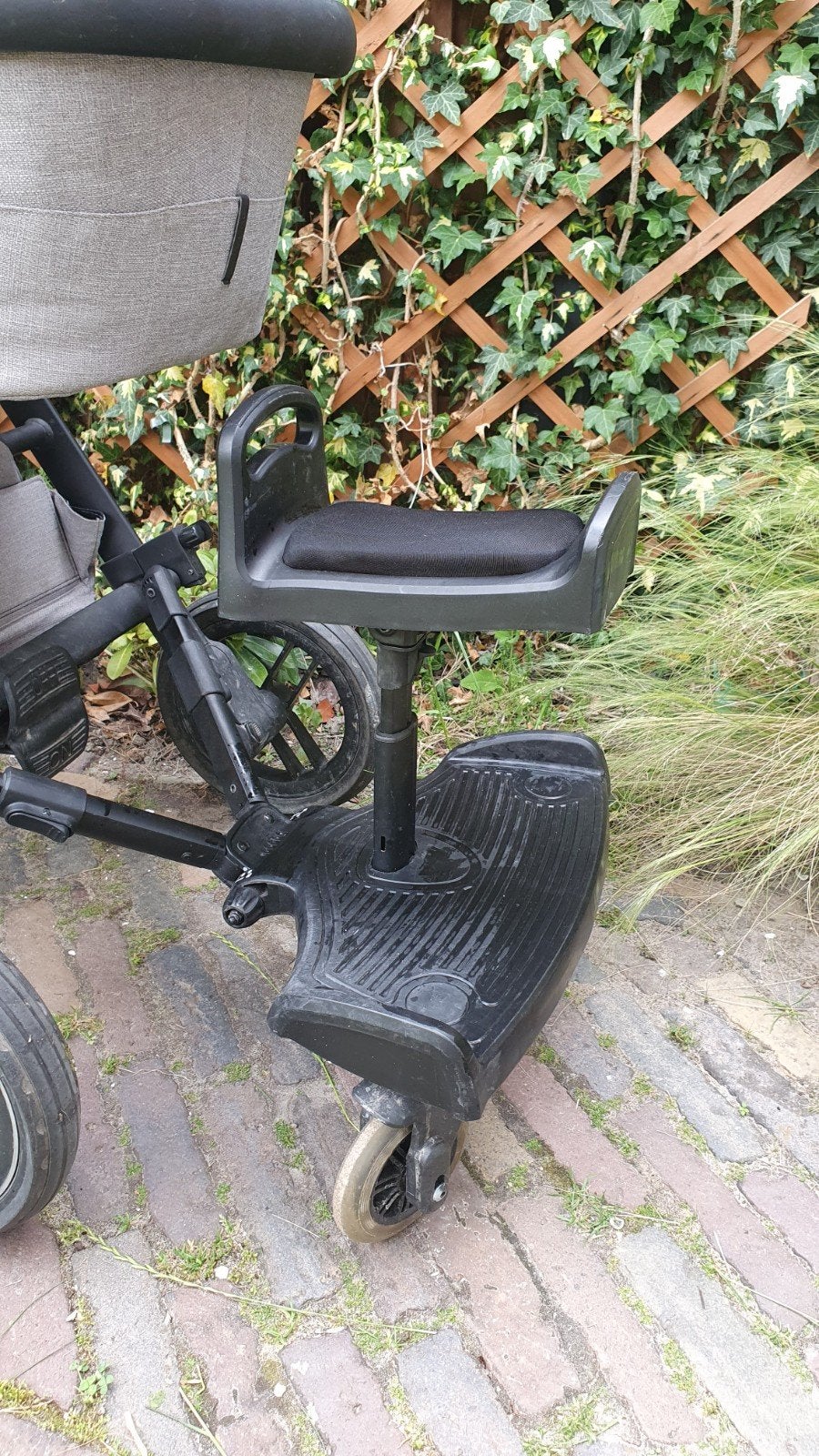 Universeel Meerijdplankje met Zitje en Sta-optie Kidsriver, Ophalen