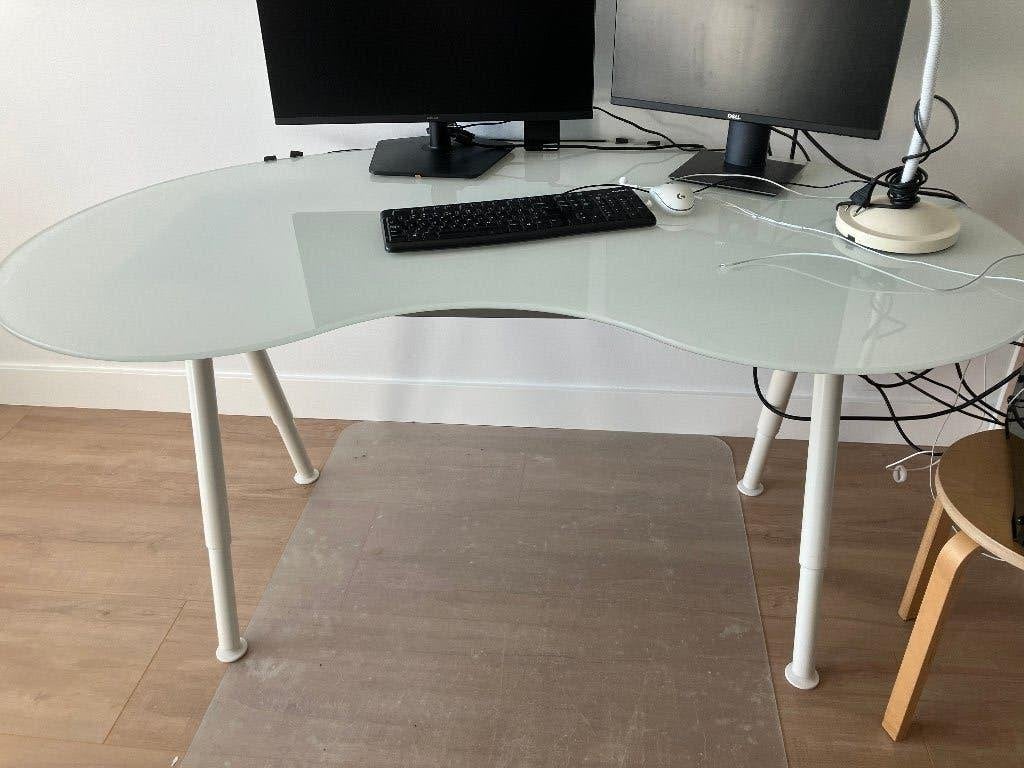 Bureau IKEA Galant wit melkglas organisch en niervormig, Huis en Inrichting, Ophalen, Overige typen, 160 cm, Gebruikt