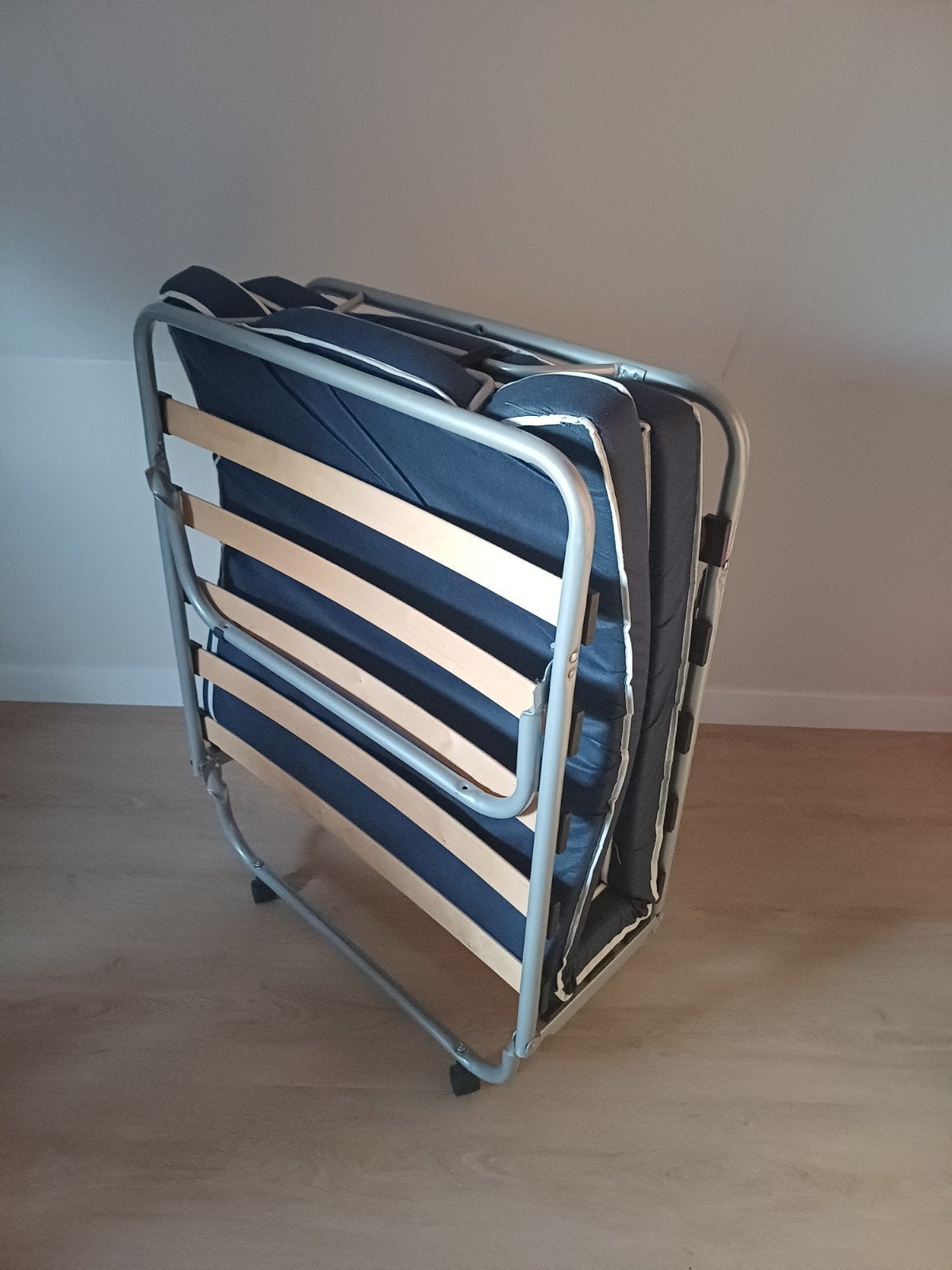 Opklap bed 190x80 inclusief matras., Ophalen, Eenpersoons, 190 cm of minder, Zo goed als nieuw