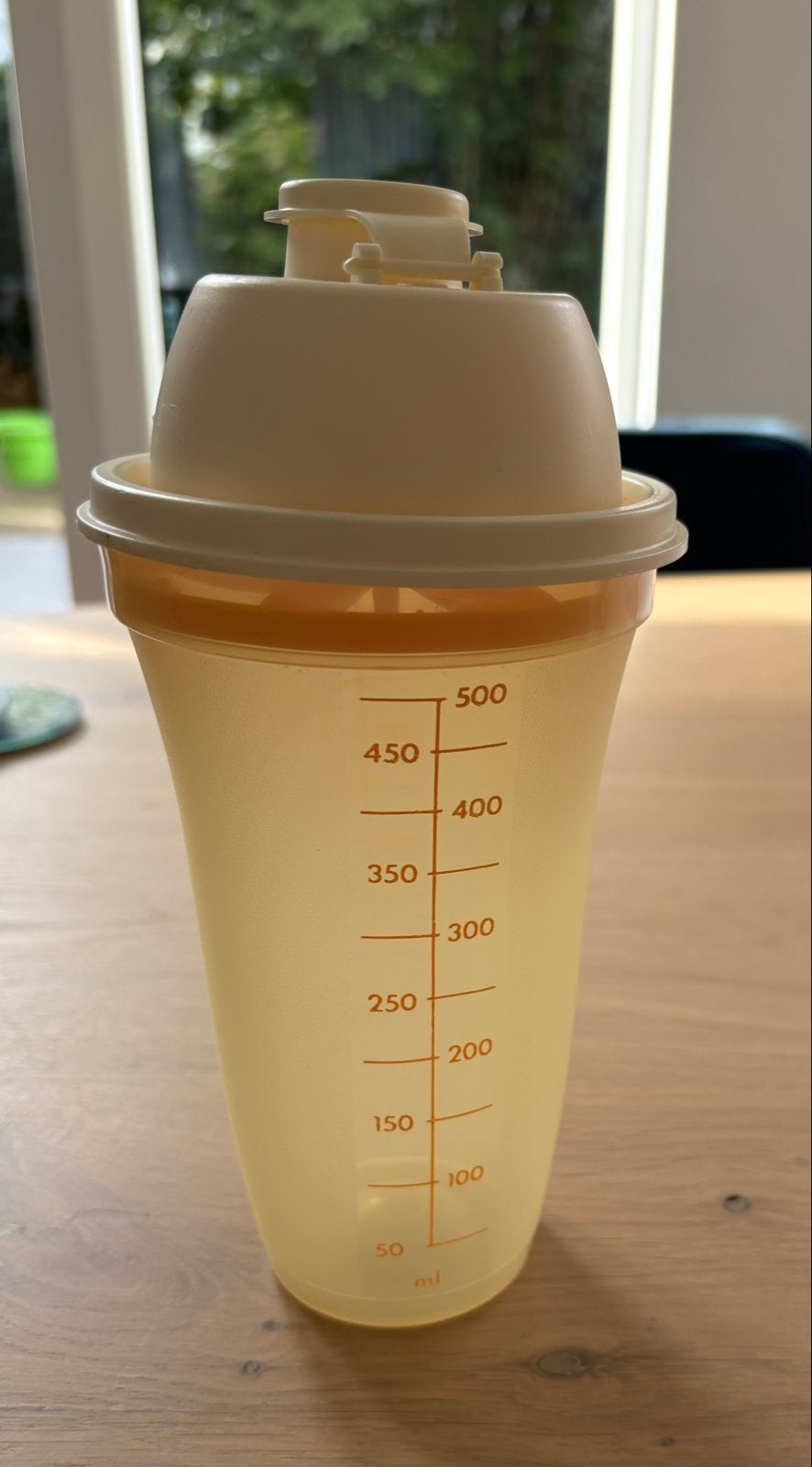 Tupperware Shaker 500 ml - Ideaal voor shakes en sauzen, Overige kleuren, Ophalen of Verzenden, Zo goed als nieuw, Met deksel