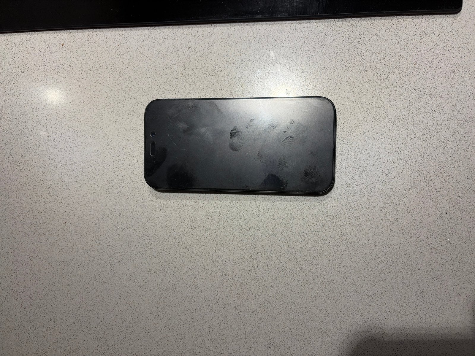 Apple iPhone 16 Zwart 128GB - Zo goed als nieuw