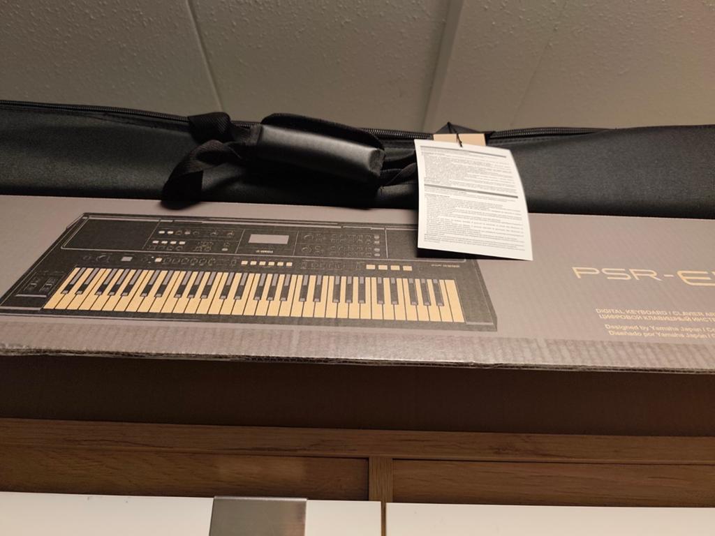 Yamaha PSR-E 583 for sell, Ophalen, Zo goed als nieuw, 61 toetsen, Yamaha
