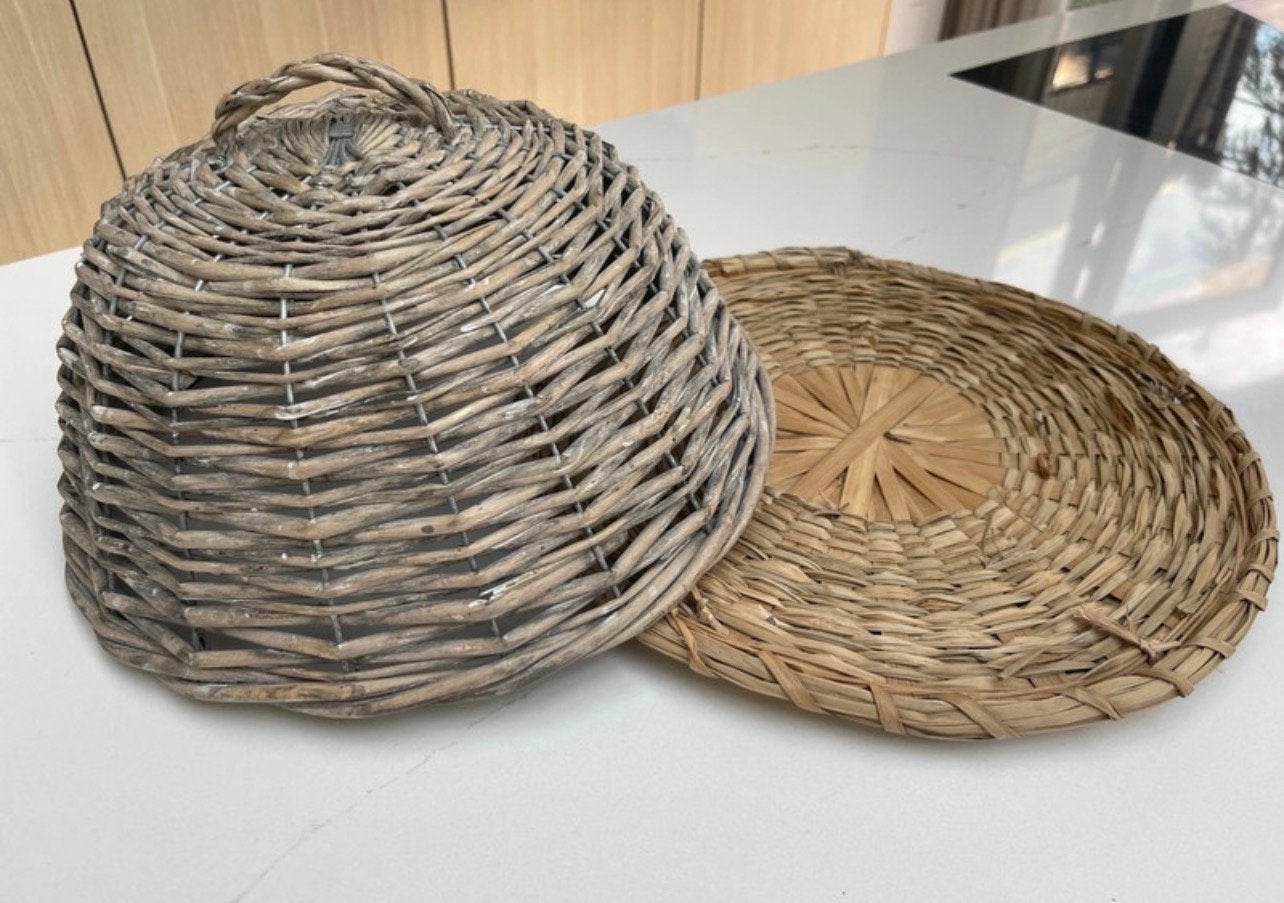 Vintage rotan/rieten broodmand cloche met onderbord - 33cm, Ophalen of Verzenden