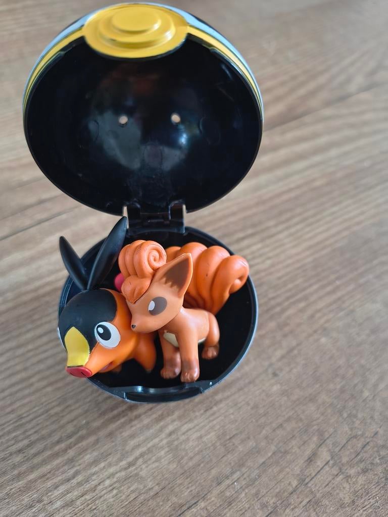 Pokémon figuren Vulpix en Pikipek met Pokébal, Ophalen, Gebruikt, Overige typen