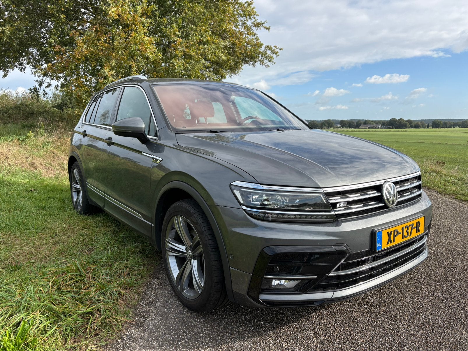 Volkswagen Tiguan 1.5 TSI DSG R-Line| nieuwe APK, Auto's, 4 cilinders, Origineel Nederlands, 75 €/maand, Particulier