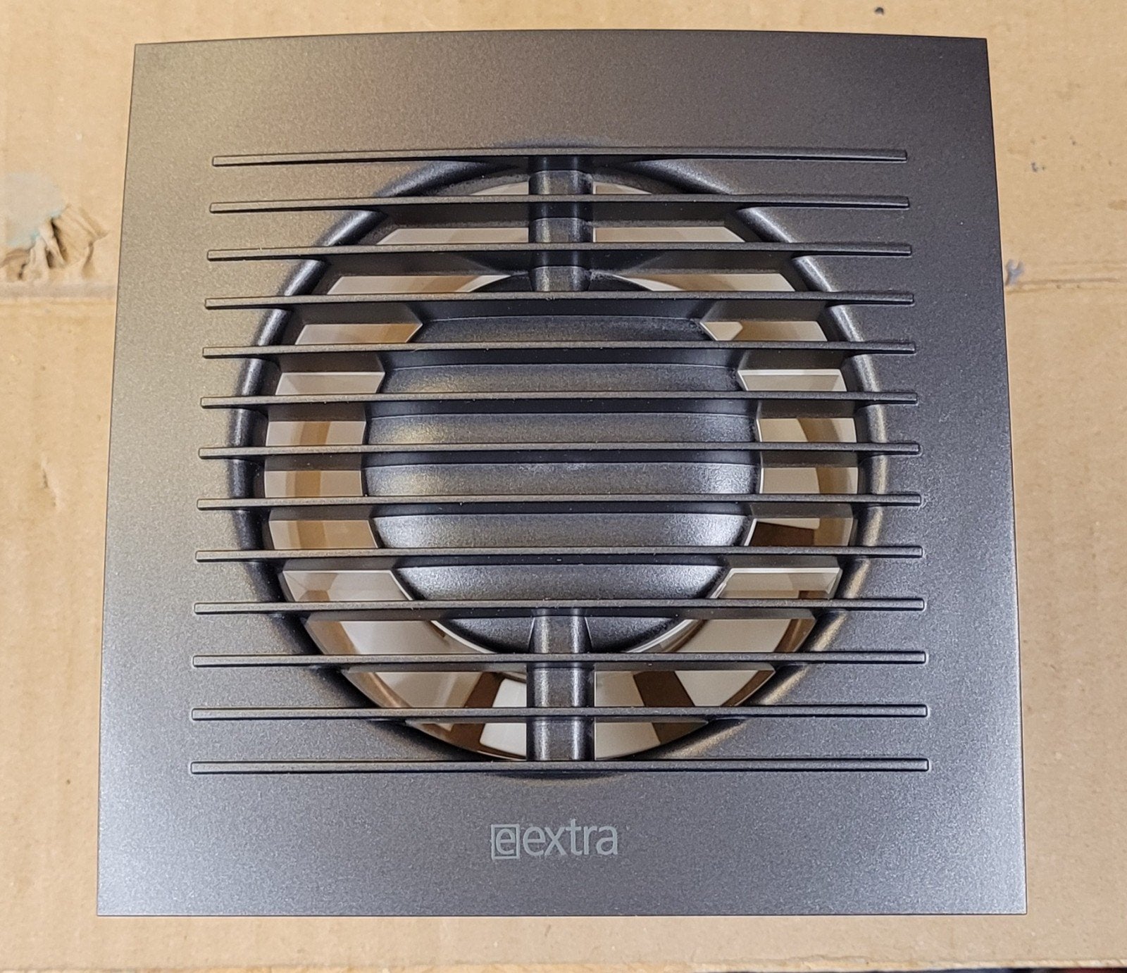 Badkamerventilator EE100A - Nieuw in doos, Doe-het-zelf en Verbouw, Ophalen of Verzenden, Nieuw, Afzuiger
