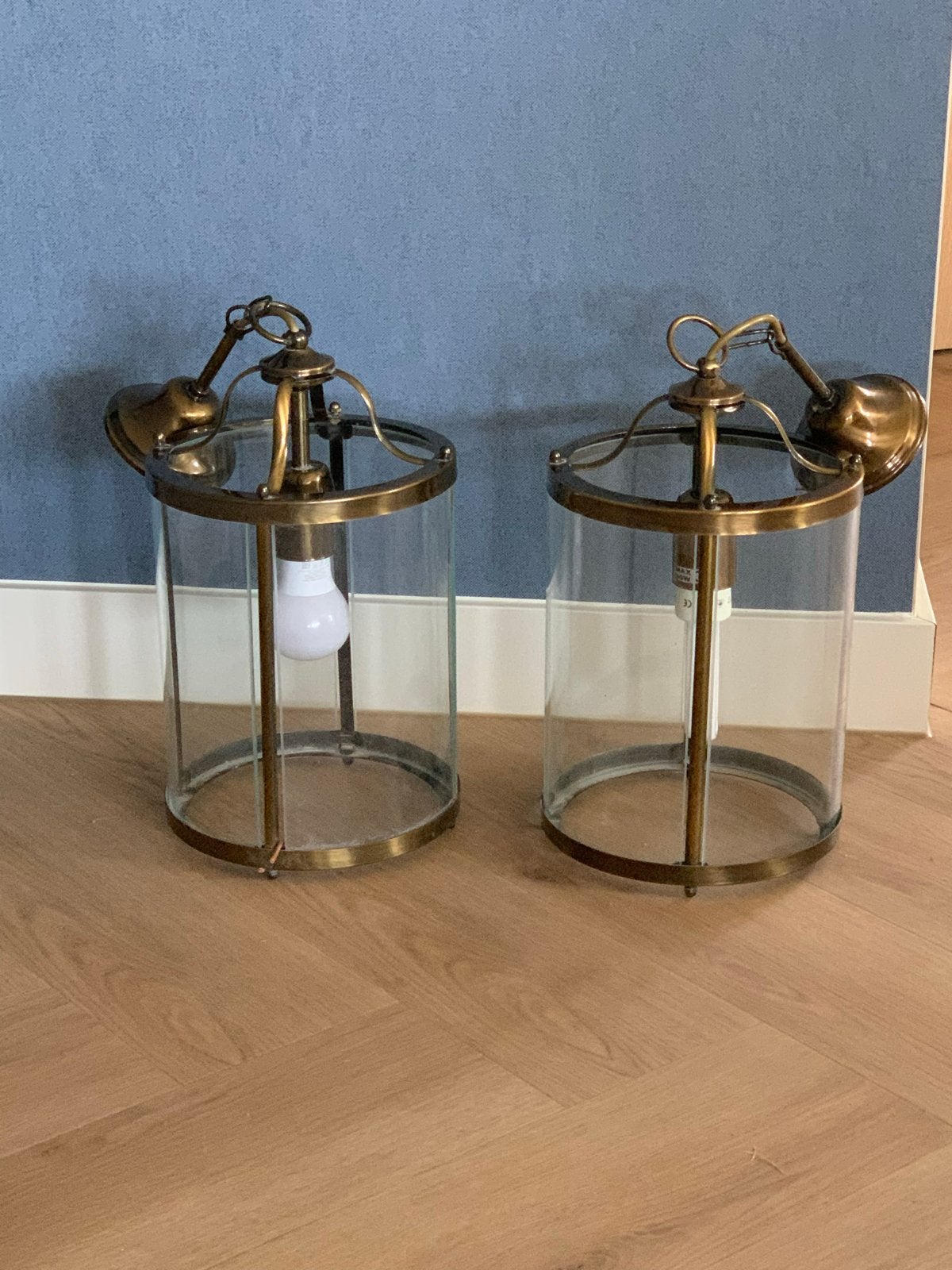 Set van 2 vintage wandlampen, messing en glas, Ophalen, Gebruikt, E27 (groot), Glas