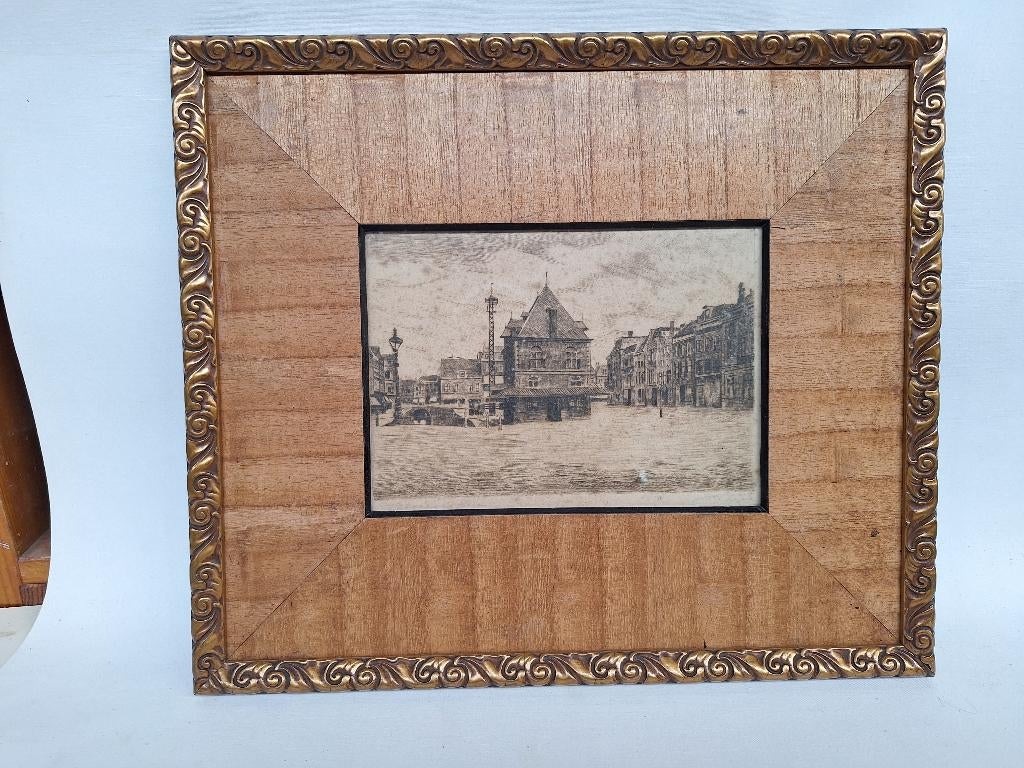 Ets van de Oude Waag Leeuwarden, Antiek en Kunst, Kunst | Etsen en Gravures, Ingelijst, Ets, Stadsgezicht, 22 cm