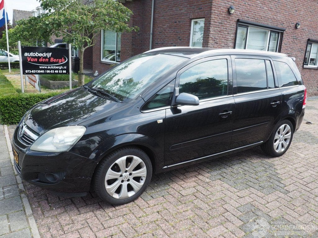 Opel Zafira 1.8 Cosmo 7 Persoons (bj 2010), Webaccessibility@stellantis.com, Stellantis N.V., Zwart, Taurusavenue 1 ,2132 LS, Hoofddorp, Nederland