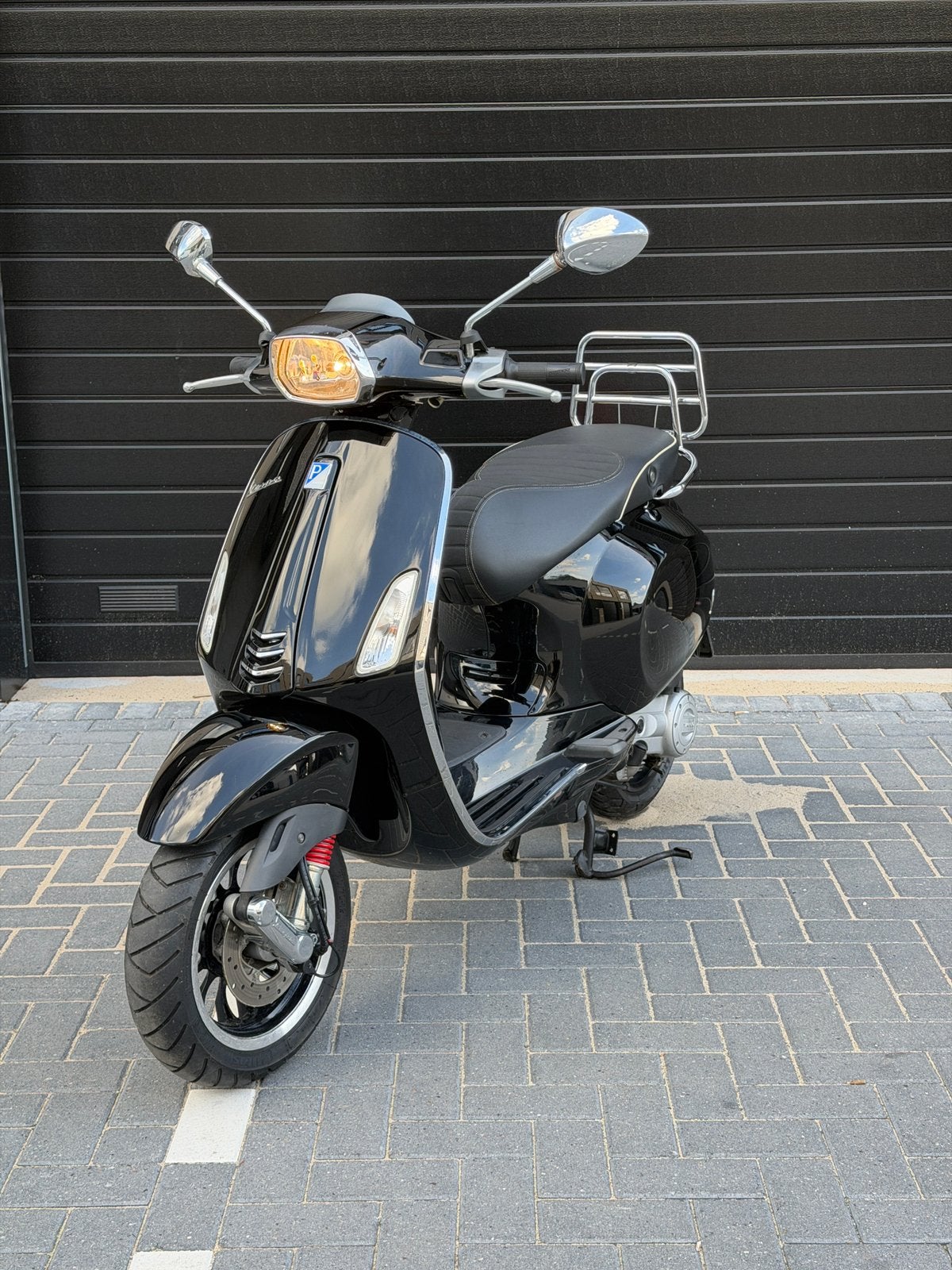 Vespa Sprint 2018 e4! Glans zwart ! 2200KM Snor, Fietsen en Brommers, Overige modellen, Ophalen of Verzenden, Zo goed als nieuw