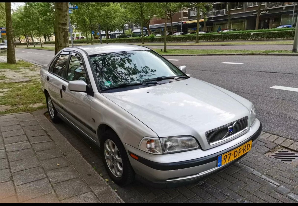 Volvo S40 1.8 AUT 1999 Youngtimer 2027 NAP !!!, Auto's, Dealer onderhouden, Stof, 1280 kg, 4 cilinders