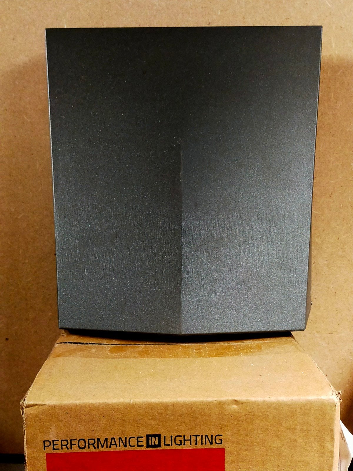 Professionele Buiten Wandlamp - Krachtig & Stijlvol, Minder dan 50 watt, Wandlamp, Ophalen of Verzenden, Netvoeding