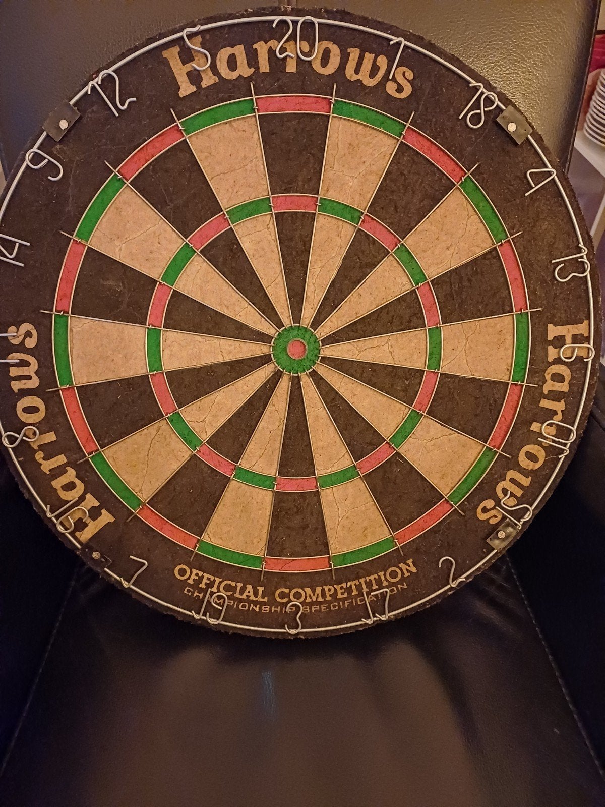 Harrows dartbord in nieuwstaat - Topkwaliteit, Sport en Fitness, Darts, Ophalen of Verzenden