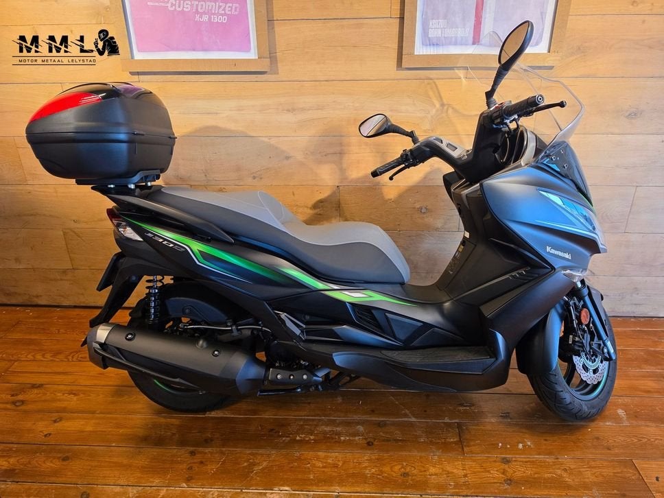 KAWASAKI J 300 (bj 2019) 4,897 km, Motoren, 299 cc, Scooter, Bedrijf, Onbekend