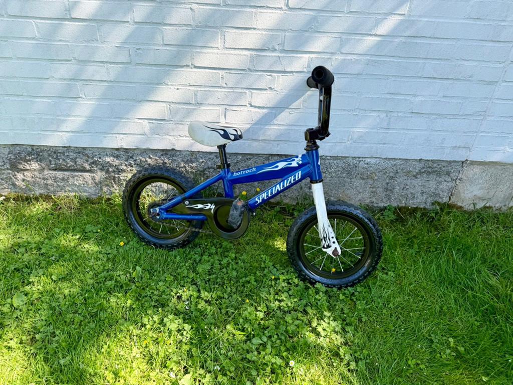 Specialized Hotrock 12 inch kinderfiets met zijwieltjes, Fietsen en Brommers, Fietsen | Kinderfietsjes, Ophalen of Verzenden, Zo goed als nieuw