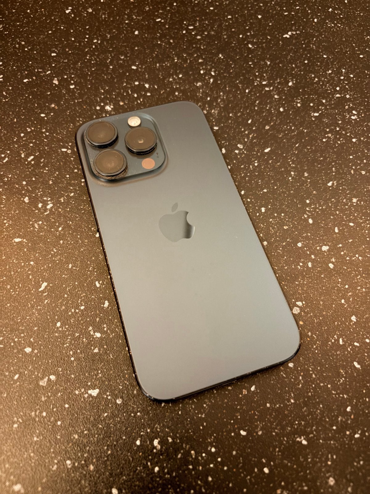 Foto 2 van iPhone 15 Pro 256GB blauw