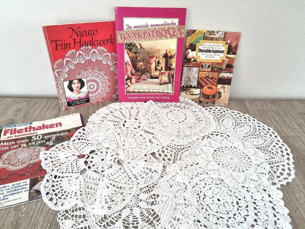 oude gehaakte kleedjes, Ophalen of Verzenden, Zo goed als nieuw, Haken, Overige typen