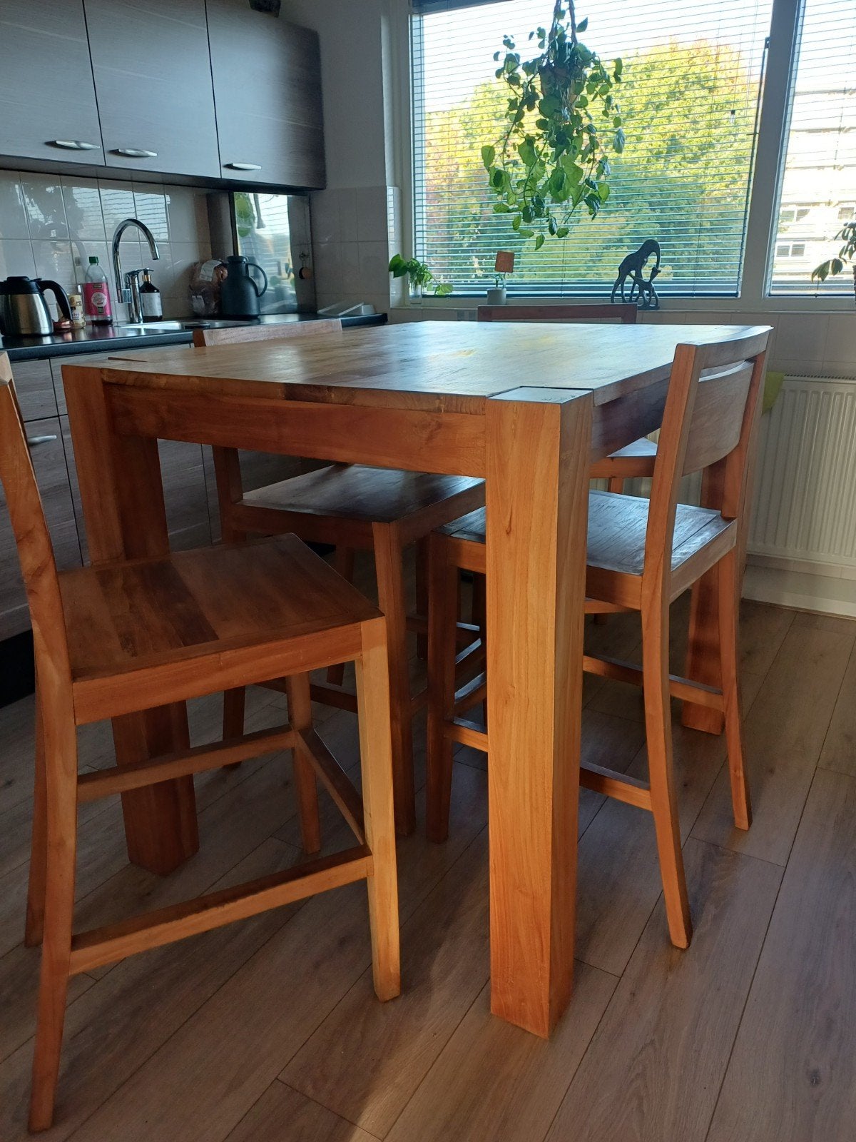 teakhouten bartafel met 4 krukken, Ophalen