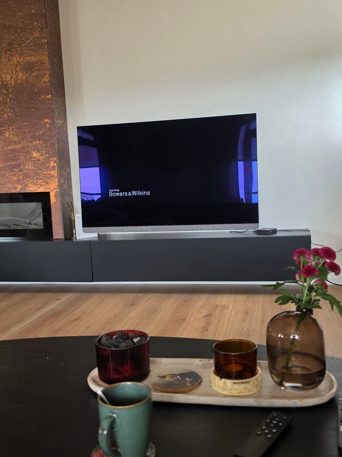 Foto 11 van Zeer mooie  Philips 55OLED+910 4zijdig Ambilight, 2026!