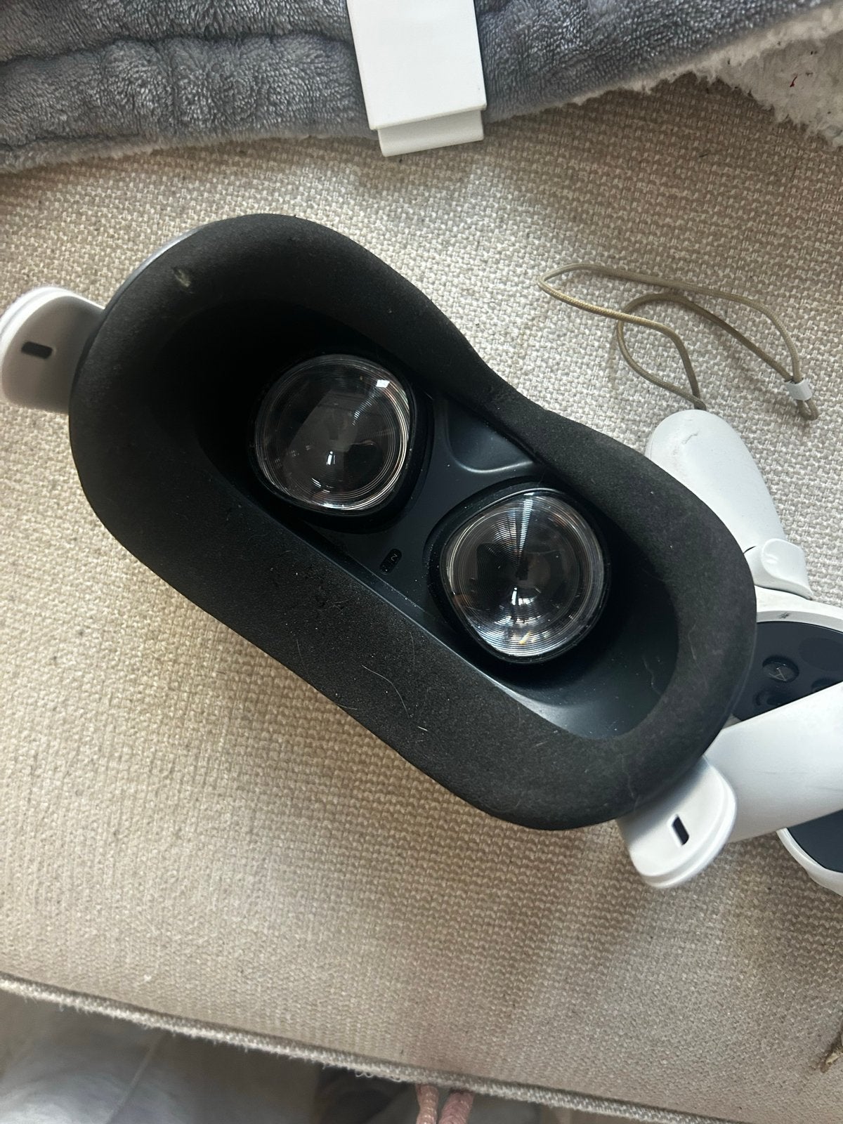 Meta Quest 2 VR-bril met controllers en accessoires, Ophalen of Verzenden, Gebruikt, VR-bril, Overige platformen