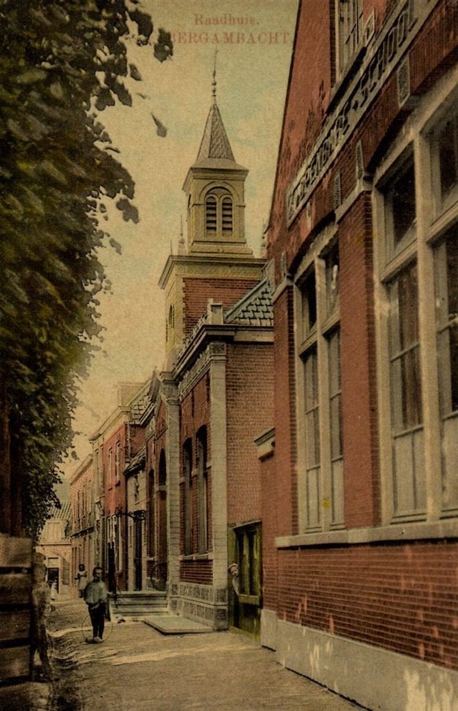 Raadhuis. Bergambacht. - kinderen hoepel - 1918 gelopen, Verzamelen, Ansichtkaarten | Nederland, Verzenden, Voor 1920, Gelopen